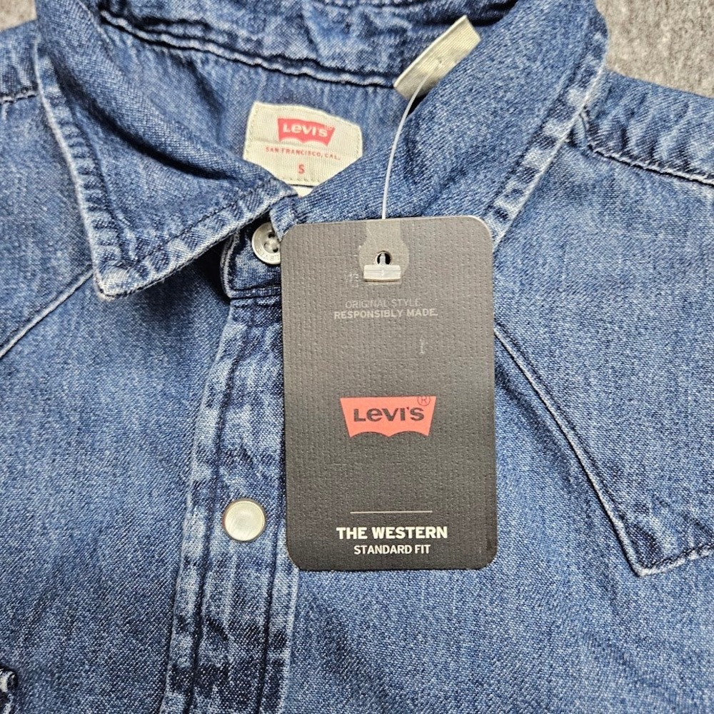 Levis Denim Shirt Womens Small Blue Western Pearl Snap Standard Fit NWT - Picture 4 of 11